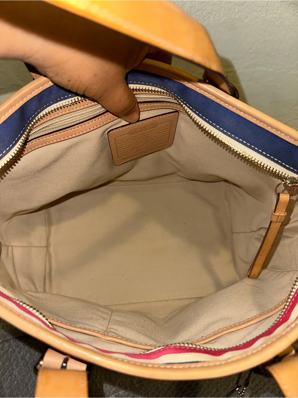 Vintage Coach Hampton Striped Canvas & Leather Blue/Red - Picture 10 of 13